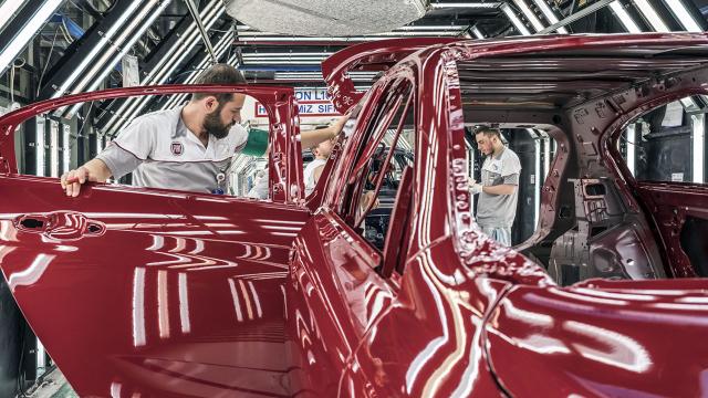 Otomotiv sanayii üretim ve ihracatını artırdı